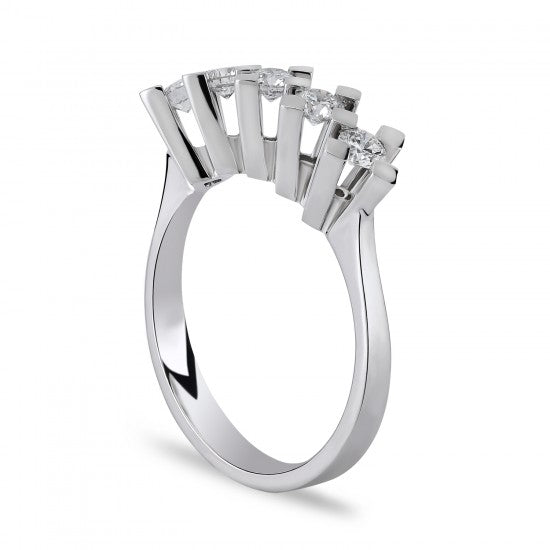 Пръстен от бяло злато с пет Диаманта 0.40карата